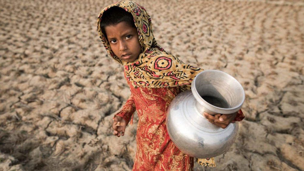 Bangladesh Women in Search of Water Resources